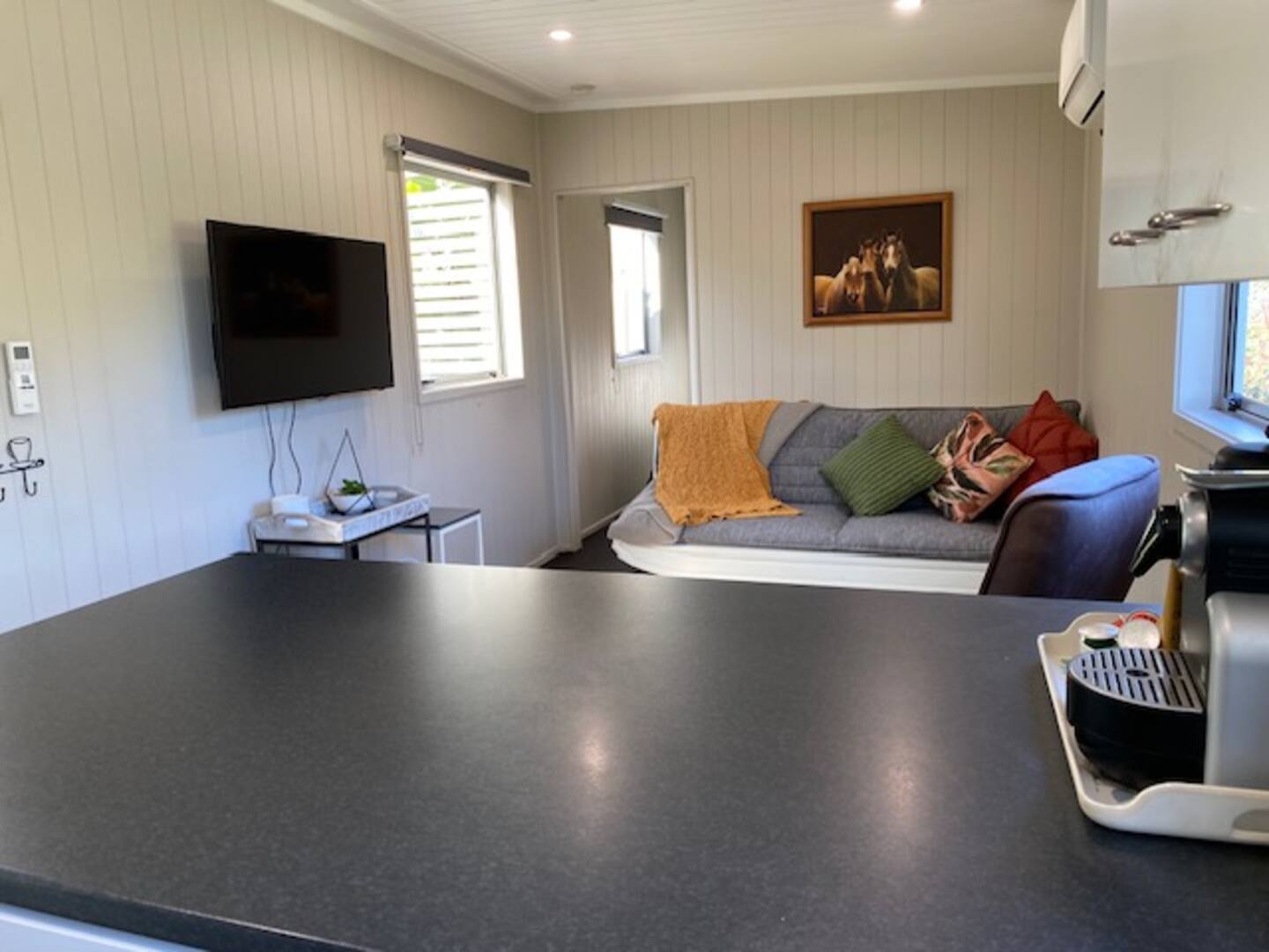 Tui's Retreat - Peaceful, Private & Close To Town 3
