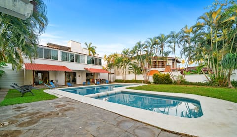 Tranquilo | Private Pool, Near Beach | Sleeps 22!