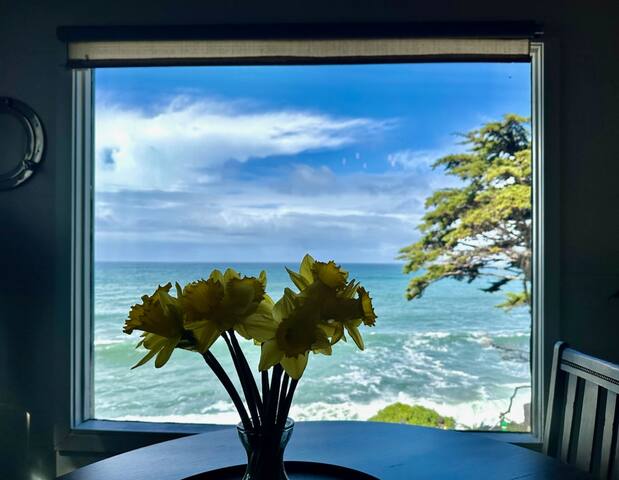 Spectacular California Ocean Front Home! gallery image 4