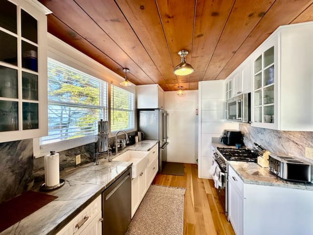 Spectacular California Ocean Front Home! gallery image 3