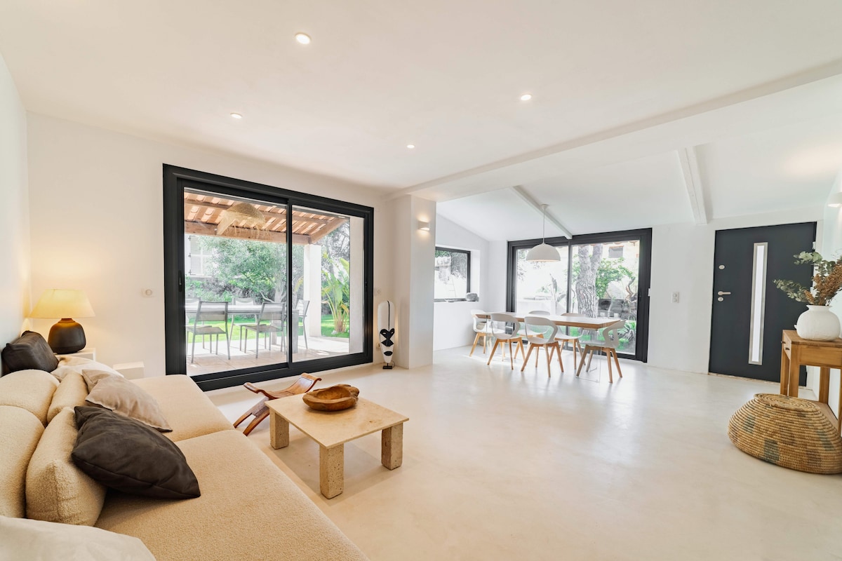 Top Airbnb: CASA RÒCA Modern 3BR w/ heated Pool à Marseille 8e Arrondissement