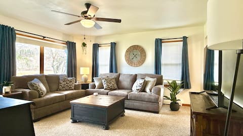 Game Room, Fire Pit, 5 minutes to All Star Village