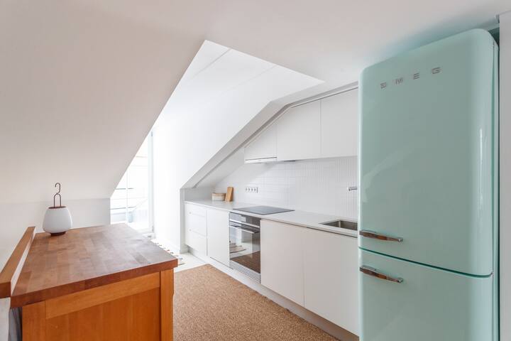 Sophisticated 3BR in Historic Chiado Sleeps 10 gallery image 5