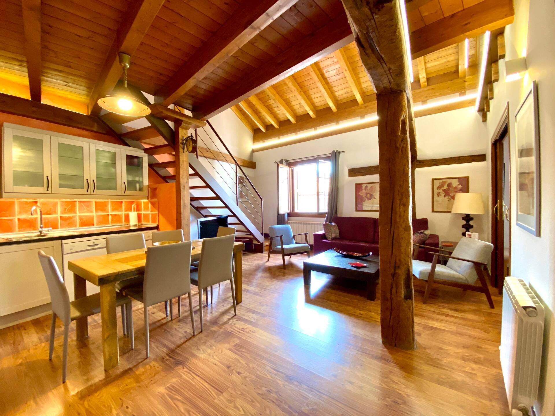 Duplex Suite Apartment. Downtown Ezcaray