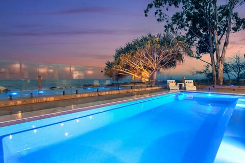 Salt & Stone Villas - on the beach, pets by app