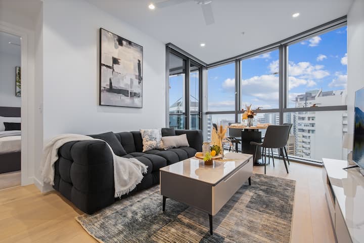 Limited Offer! Skyline & Riverside Living In Cbd - Central Railway Station, Brisbane