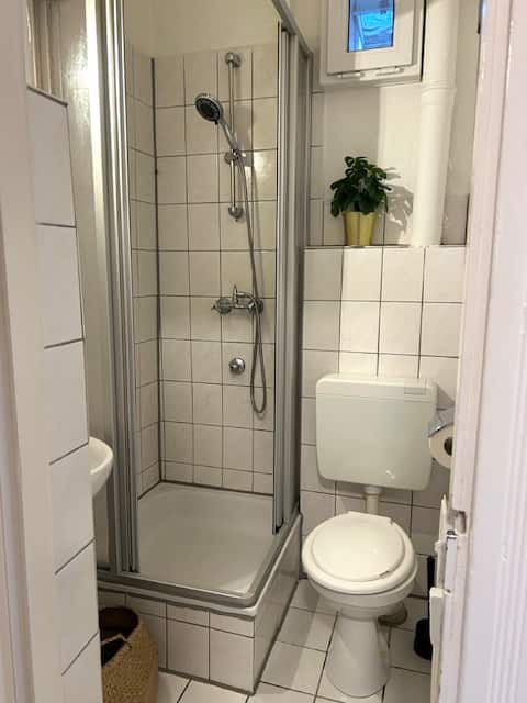 Central | with comfortable box spring beds