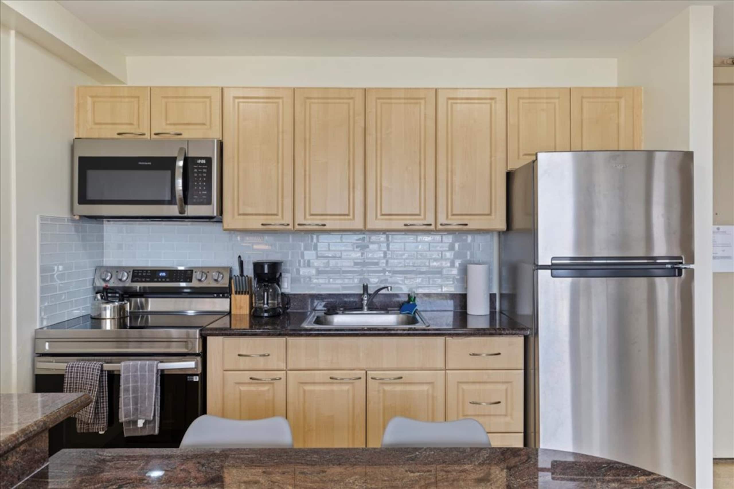 High Floor 1Bd-1Ba, A/C, Views, Wifi! - Image 2