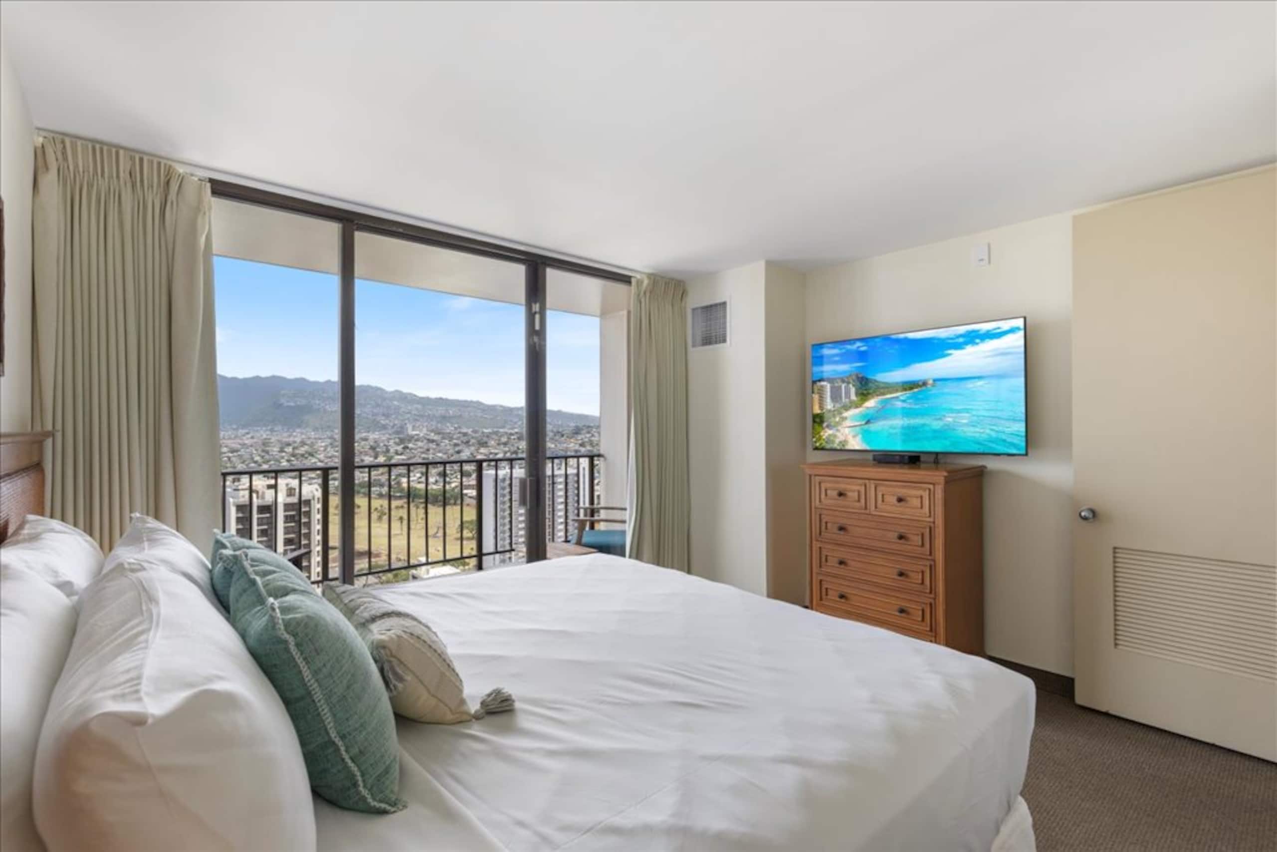 High Floor 1Bd-1Ba, A/C, Views, Wifi! - Image 10