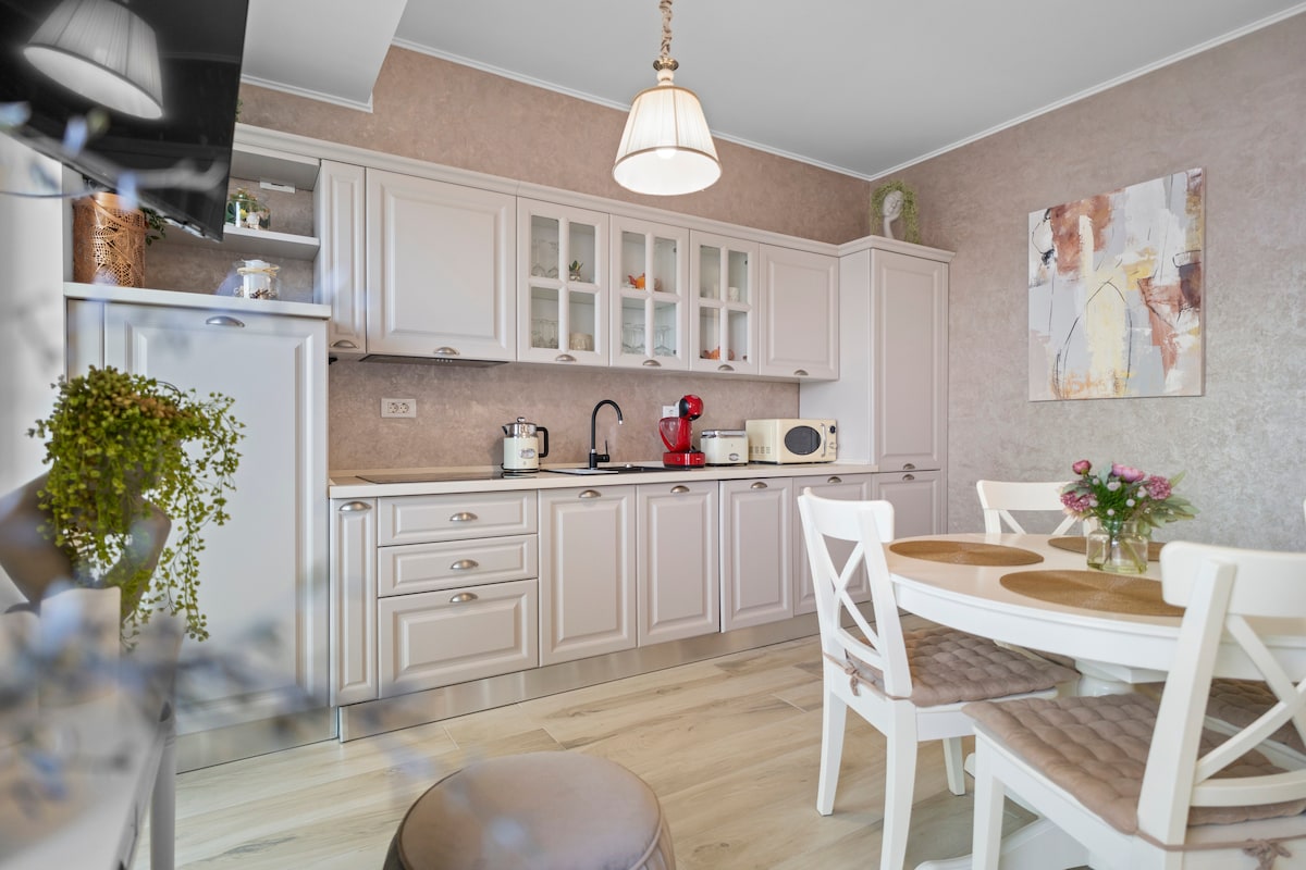 Aqua Vista Marina Surf Sands Mamaia — Apartament — închiriere de vacanță cu vedere la mare în Mamaia-Sat, Romania, Constanța, România — fotografia 6 a proprietății | Aqua Vista Rentals