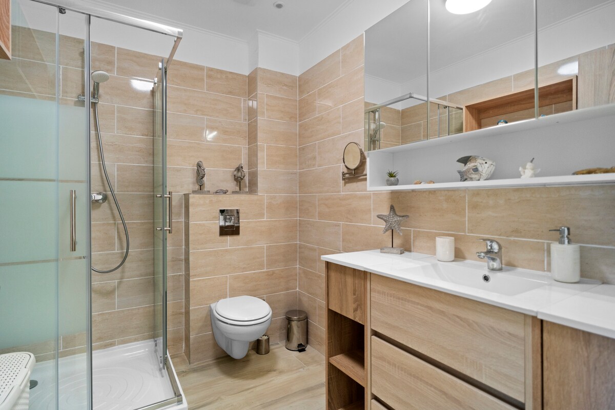 Aqua Vista Marina Surf Sands Mamaia — Apartament — închiriere de vacanță cu vedere la mare în Mamaia-Sat, Romania, Constanța, România — fotografia 8 a proprietății | Aqua Vista Rentals