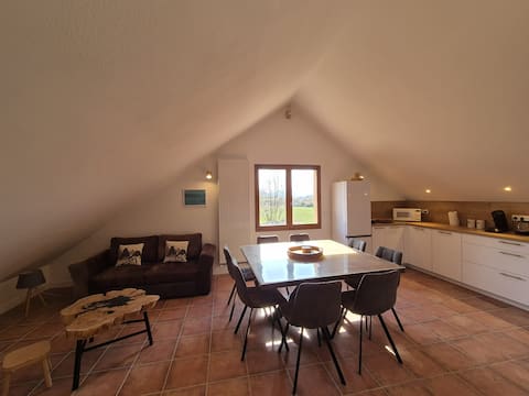 Entire accommodation in villa with swimming pool, 10 people