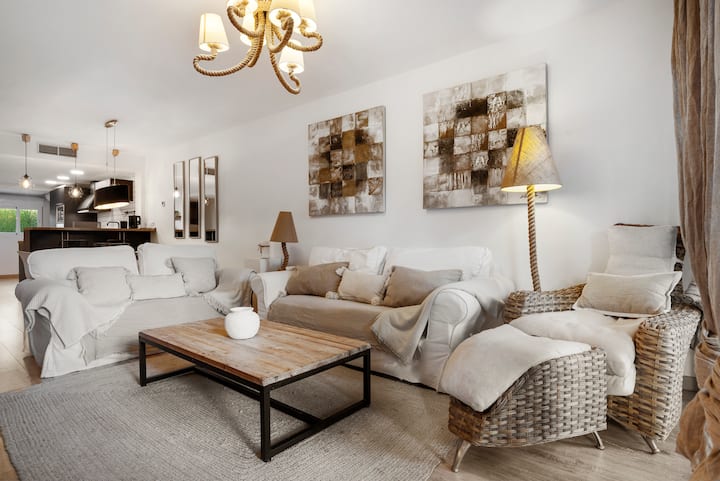 Renovated Apartment With Pool & Parking - Marbella