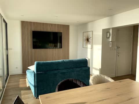 Successful Airbnb property: 5-star beachfront apartment in Mers Les Bains