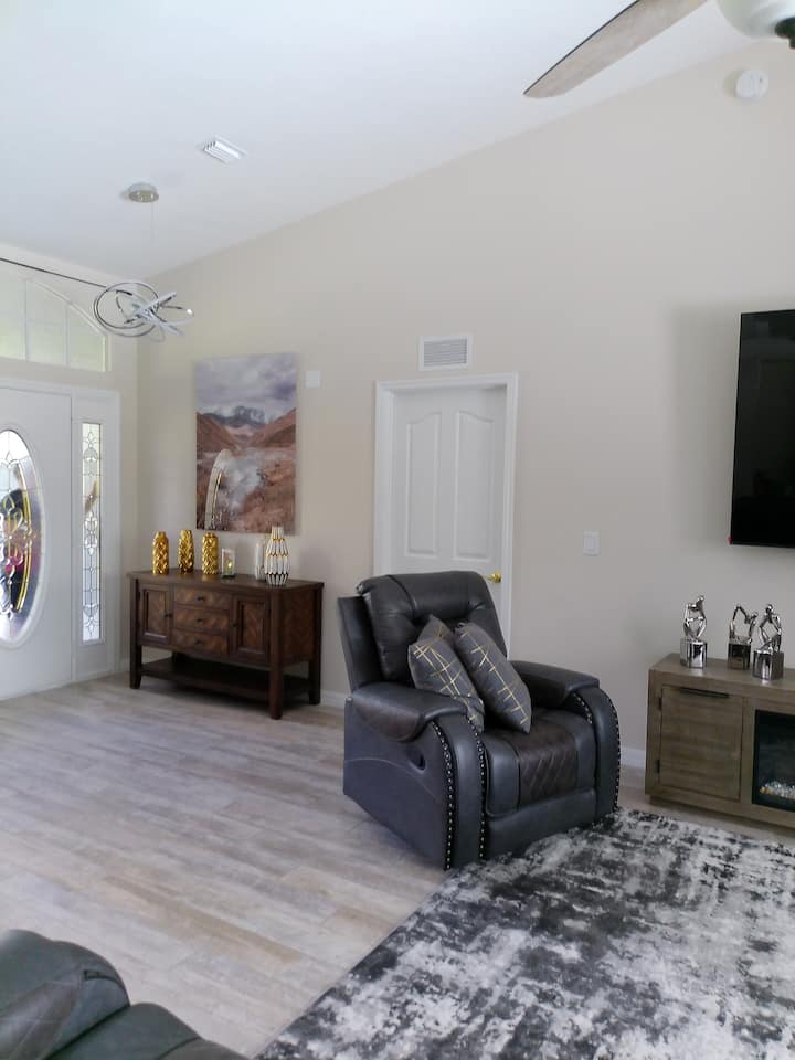 Villa Varona, Heated Pool Included - Lake Placid, FL