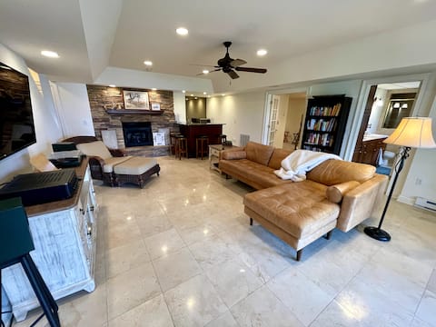 5 Bed Private Access Lower Level