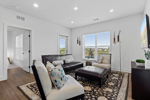 Popular Airbnb listing: Research Park Apt with Pool & Gym in Huntsville