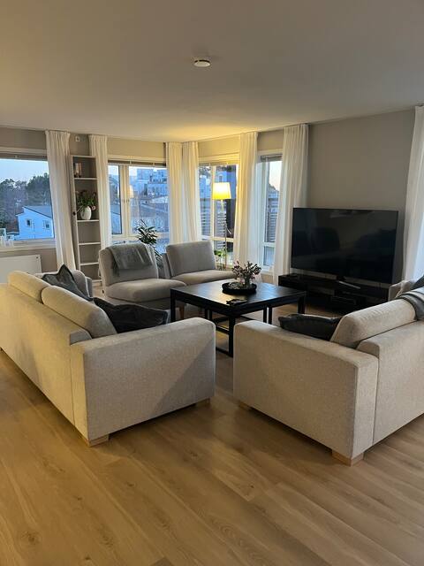 Stay near Dyreparken and beach