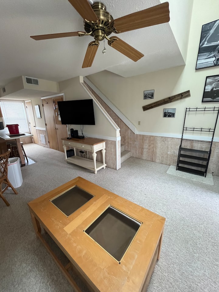 Ocean Isle Beach Townhome - Ocean Isle Beach, NC
