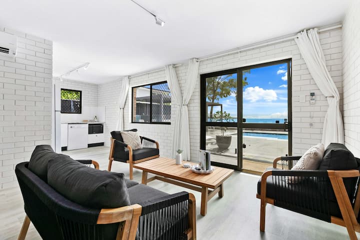 Salt & Stone Villa On The Beach - Villa 2 - Toogoom