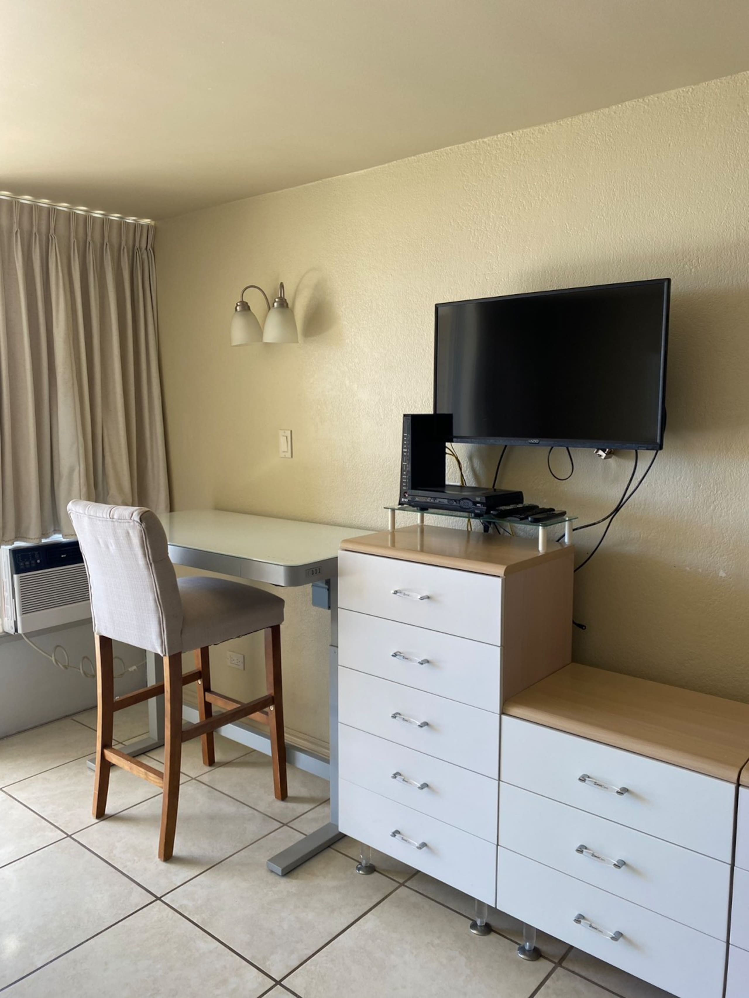 Condo in Honolulu · ★5.0 · Studio · 1 bed · 1 private bath - Image 43