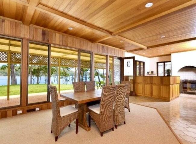 Absolute Lake front, 5hp motor boat. gallery image 4