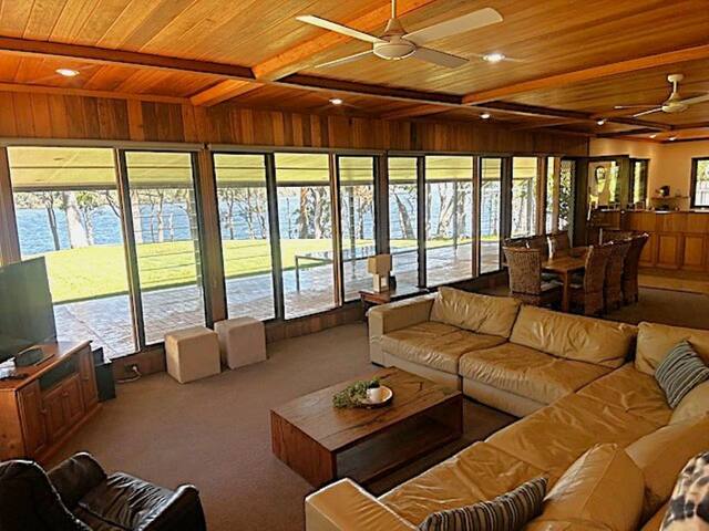 Absolute Lake front, 5hp motor boat. gallery image 3