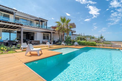 Luxurious Villa Beach Front