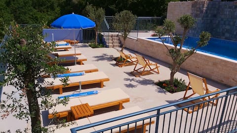 Blue Mediterranean ,Two Bedroom app, with sea view