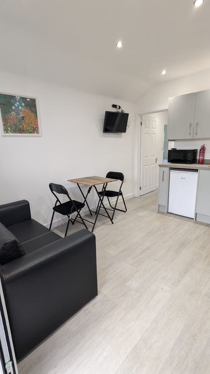 Studio Apartment. - Chelmsford