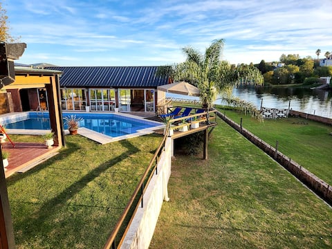 Amazing house on the lake