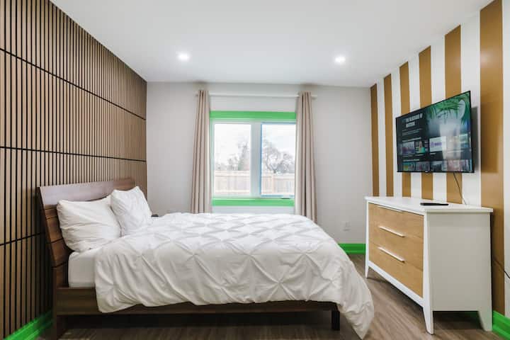 Retro-chic Suite Kitchen Parking - 미시소거