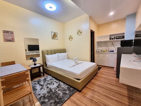 R&B Transient Room #16 (Birch)