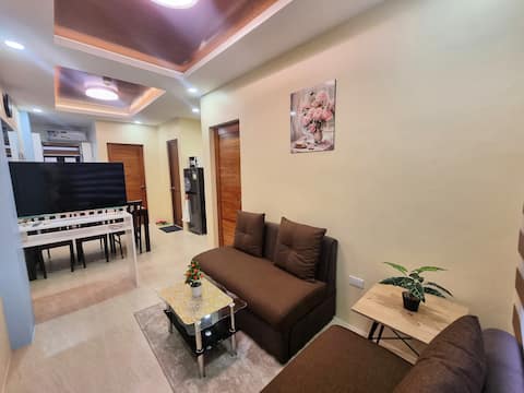 R&B Transient Room #18 (Cedar)