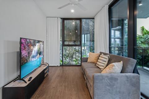 Inner-City 2BR Apt | Balcony Pool & Parking