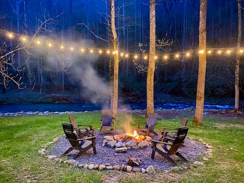 New upscale waterfront retreat!