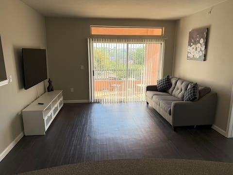 Top Airbnb: Spacious, Modern & Cozy Apt Home 731 in Tech Ridge