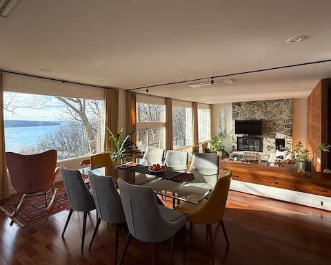 The Grand Lakeview – Midcentury Modern Villa