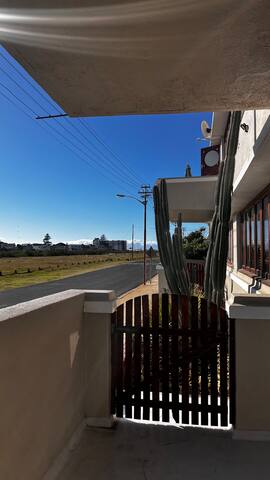 Charming Vintage Muizenberg Beach Home gallery image 3