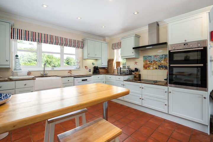 Coastal Paradise | Beautiful Loch & Mountain Views - Tarbert