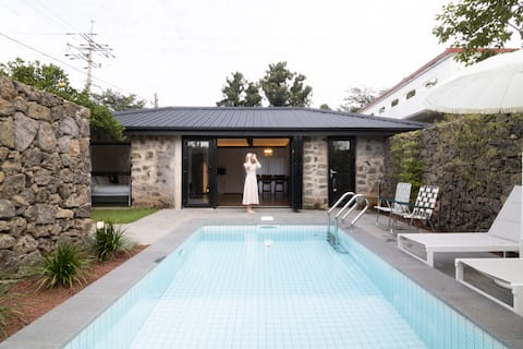 Beautiful emotional stone wall private pool villa, private perfection itself, beautiful heated pool,