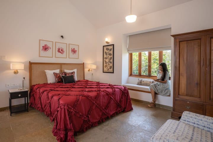 Bedroom 1 image 3