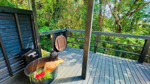 Private open-air bath surrounded by forest + 11 tatami mat room + 8 tatami mat bedroom + small room 