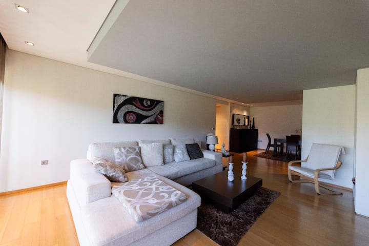 New! Spacious 3-br Apartment In Northern Portugal - Guimaraes