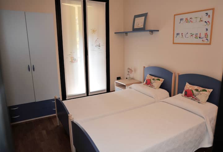 Spavaća soba s 2 podijeljena kreveta