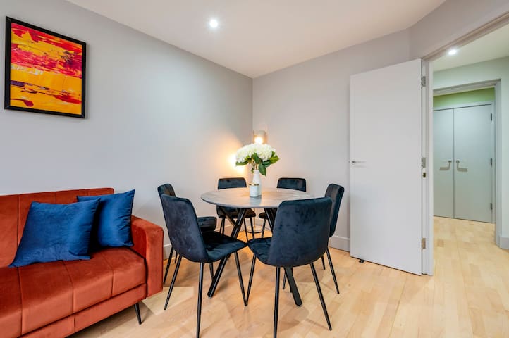 Bright & Airy 3 Bed apartment in Covent Garden