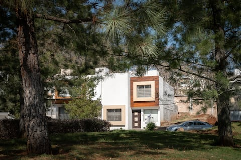 Top location: golf, plaza and hospital