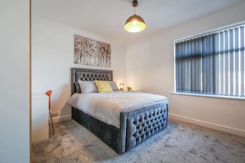 Heart Of Blackburn: Modern Home