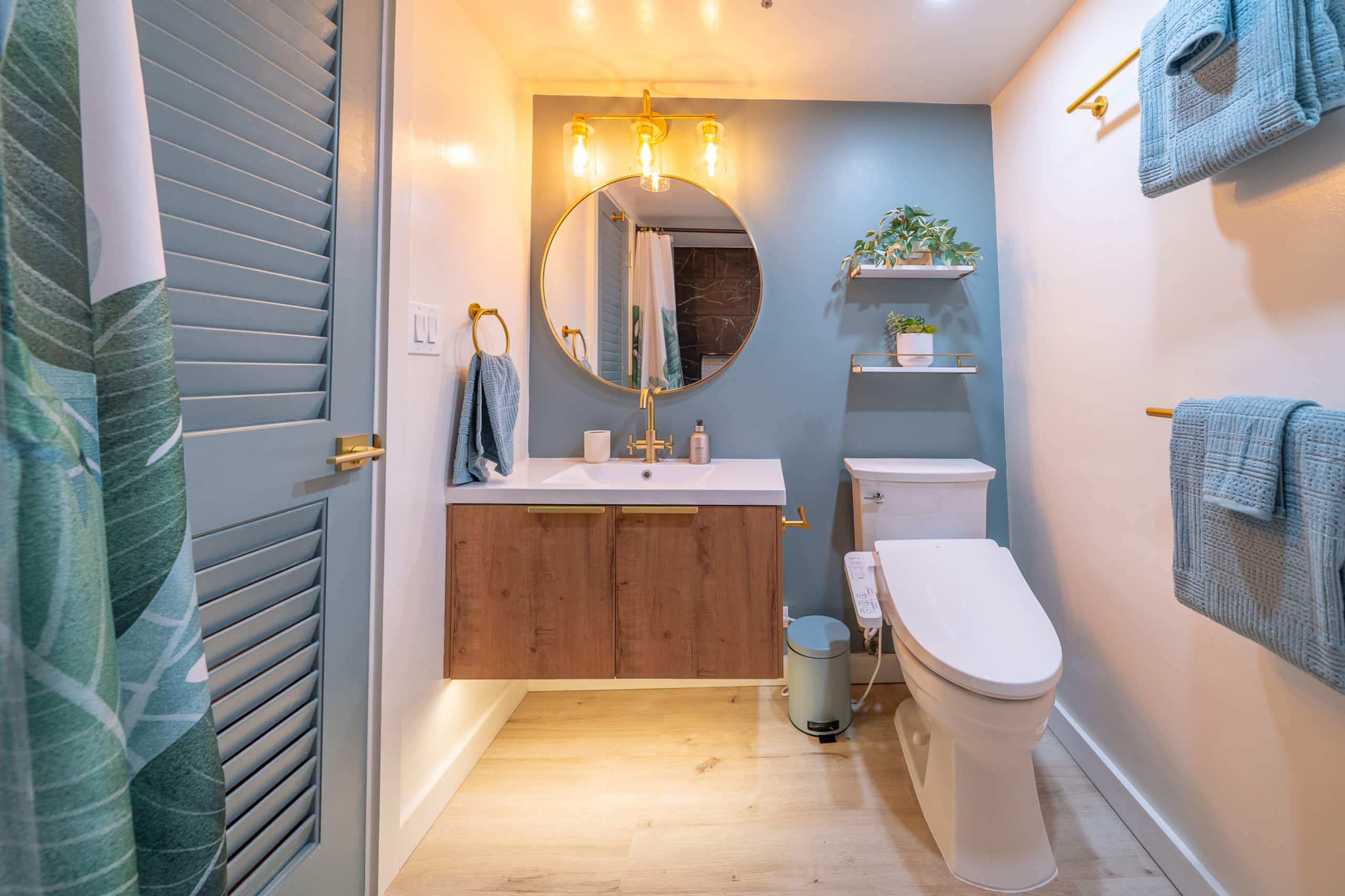 Condo in Honolulu · ★4.95 · Studio · 2 beds · 1 private bath - Image 25