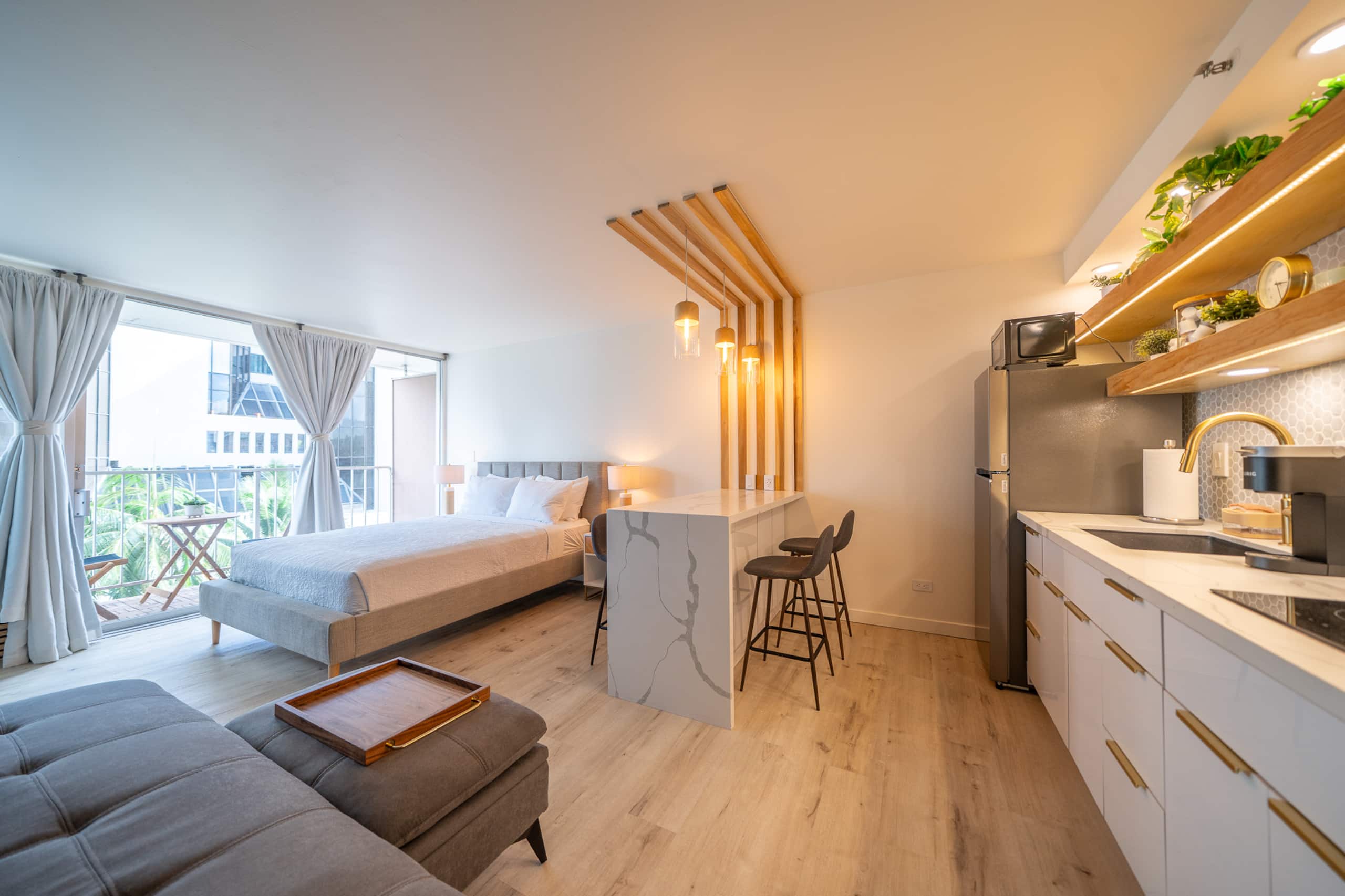 Condo in Honolulu · ★4.95 · Studio · 2 beds · 1 private bath - Image 5